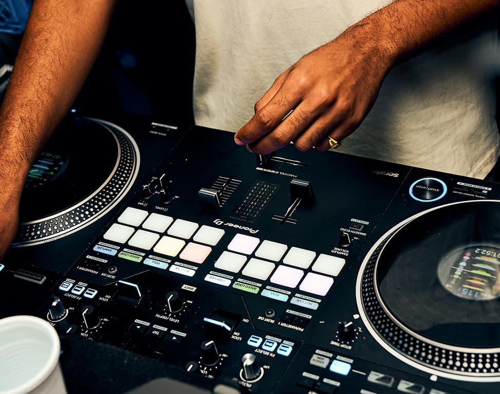 Press Kit DJ Skylight